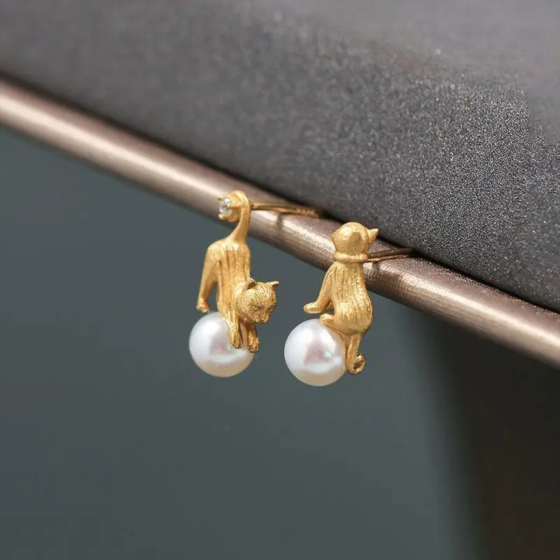 Funny Cat Pearl Stud Earrings – Asymmetric Animal Jewelry Stud Earrings SPOT
