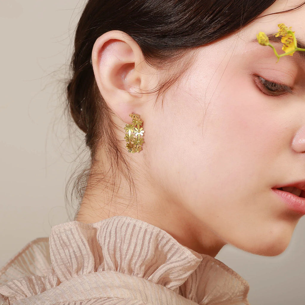 Daisy Flower Hoop Earrings – 18K Gold Stainless Steel Waterproof Hoop Earrings SPOT