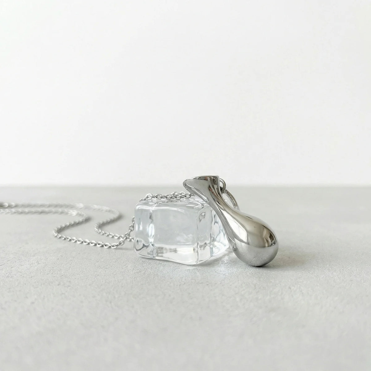 Meaeguet Vase Pendant Long Necklace | Silver Thin Chain Pendant Necklace SPOT