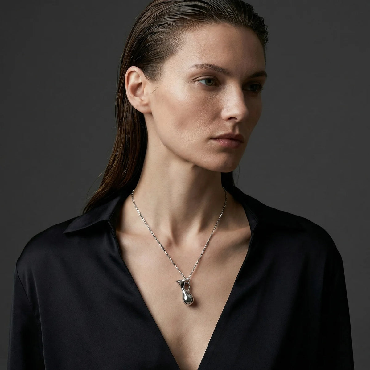 Meaeguet Vase Pendant Long Necklace | Silver Thin Chain Pendant Necklace SPOT