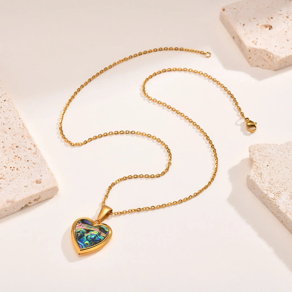 Women's Heart Locket Necklace – Gold Openable Shell Pendant Locket Pendant Necklace SPOT