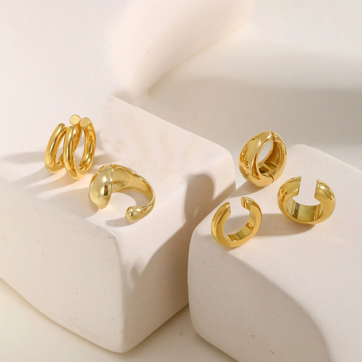 Chunky C-Shape Ear Cuff – 18K Gold PVD, No Piercing Needed Ear Cuff Earring SPOT