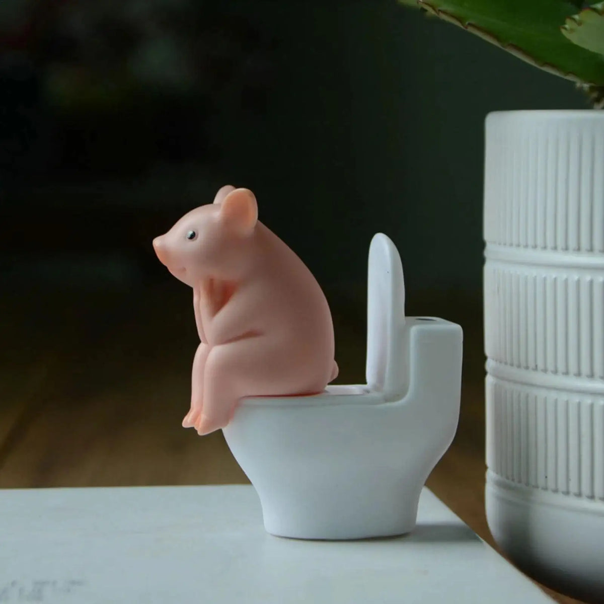 Cute Pig Toilet Figurine – Funny Desk & Home Décor Ornament Novelty Figurine SPOT
