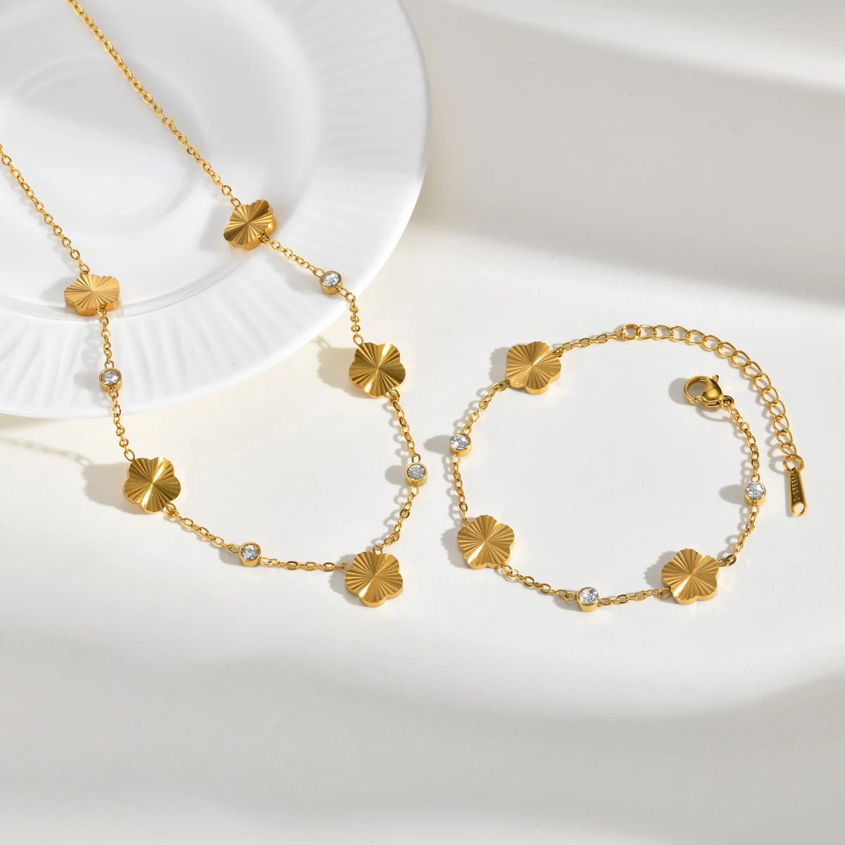 18K Gold Plated Zirconia Flower Choker Necklace – Lucky Leaf Gold Choker Necklace SPOT