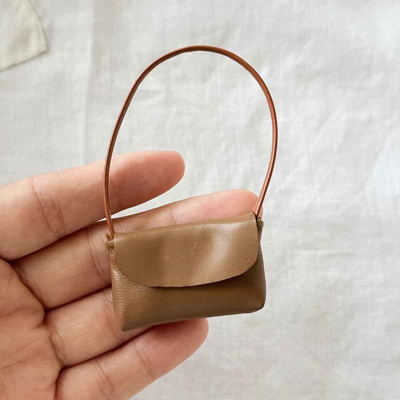Miniature PU Leather Doll Handbag – 1/12 Scale Dollhouse Purse Doll Accessory SPOT Brown