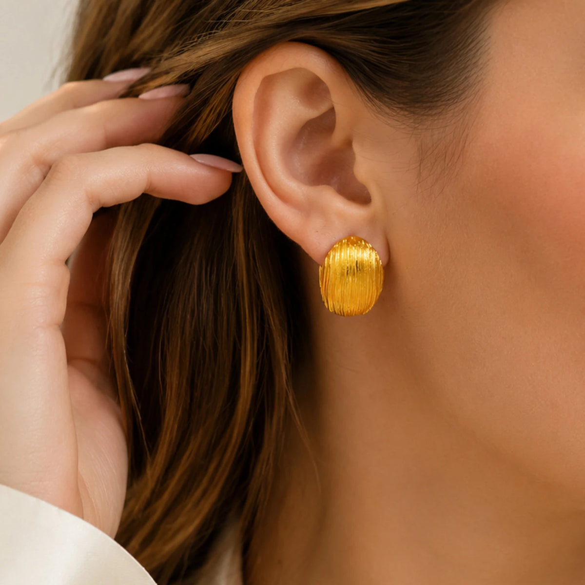18K Gold Plated Chunky Hoop Earrings – Textured Dome Huggie Hoop Earrings SPOT