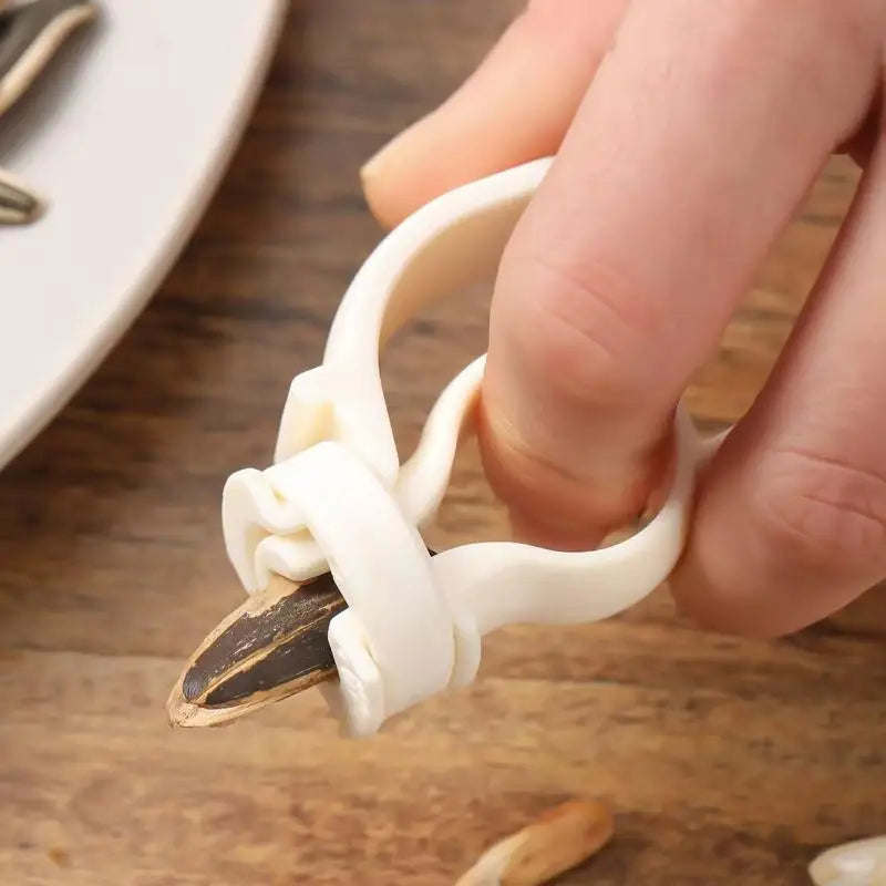 Finger Sunflower Seed Sheller – BPA-Free Nut Cracker Tool Seed Shelling Tool SPOT
