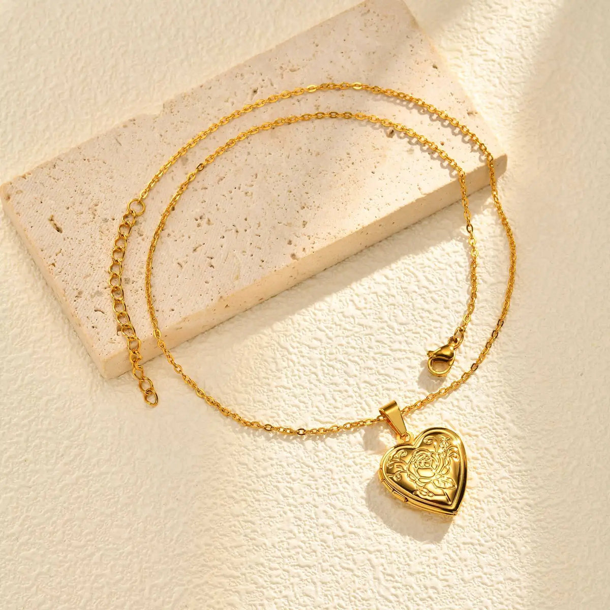 Personalized Photo Heart Locket Necklace – Vintage Flower Gold Locket Pendant Necklace SPOT
