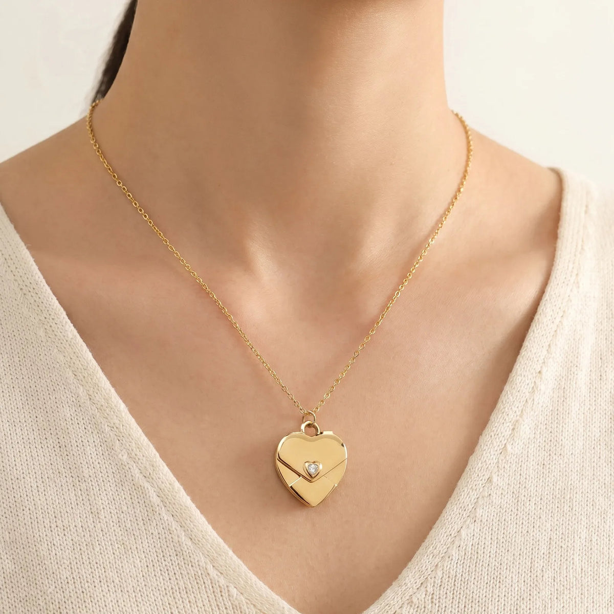 Custom Heart Locket Necklace – Free Laser Engraving | Meaeguet Locket Necklace SPOT