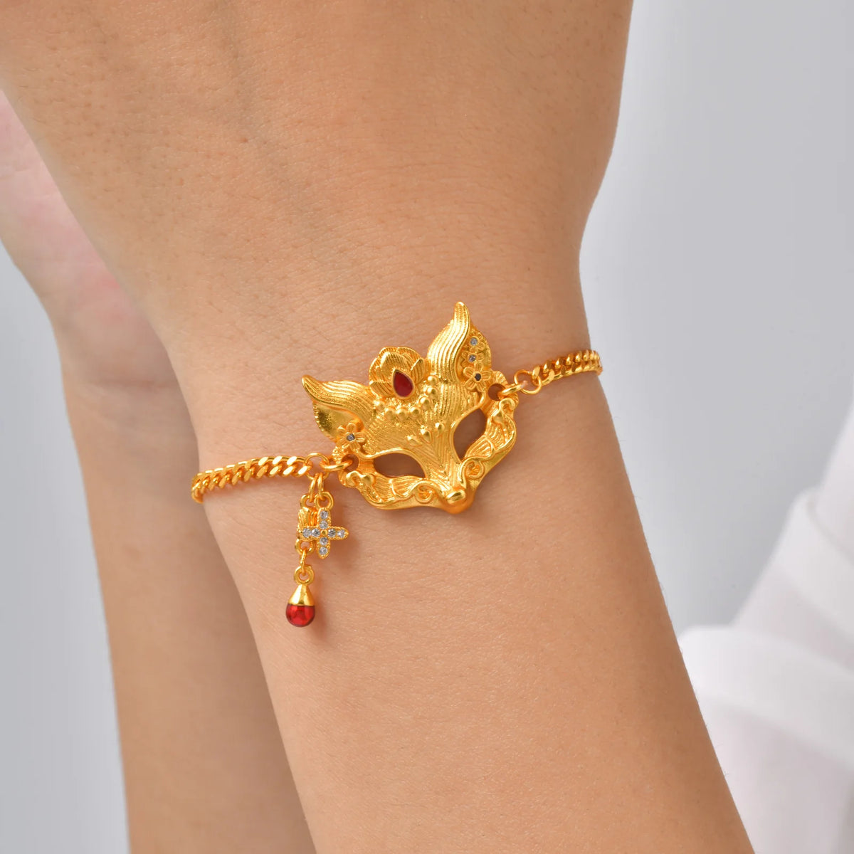 Golden Fox Mask Charm Bracelet – Fantasy Cosplay Fashion Charm Bracelet SPOT Default Title