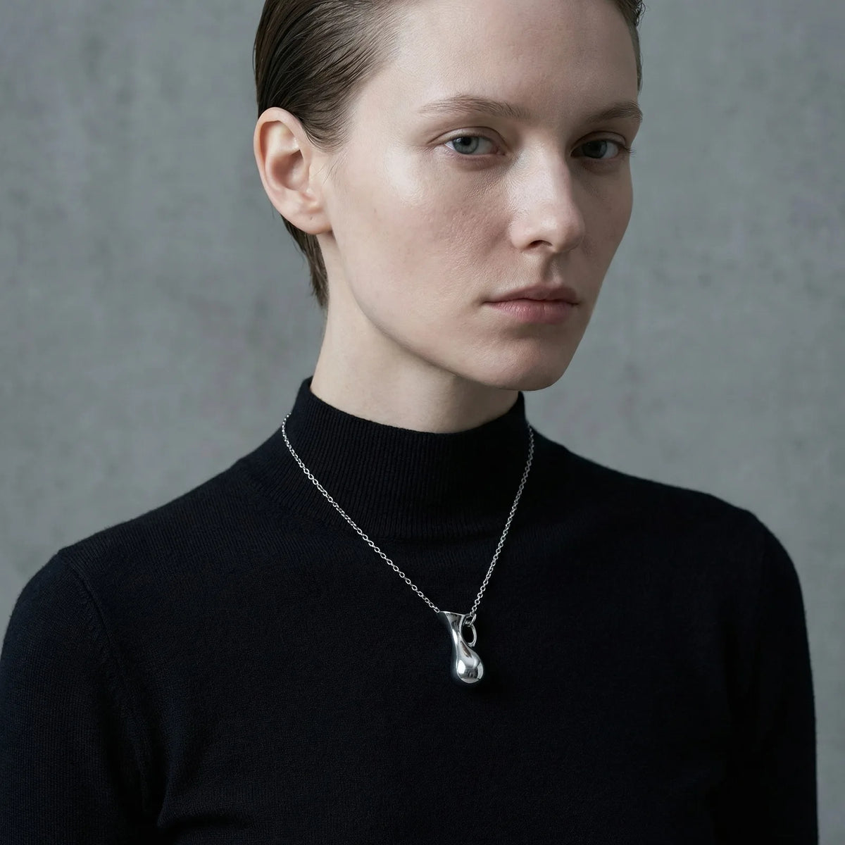Meaeguet Vase Pendant Long Necklace | Silver Thin Chain Pendant Necklace SPOT
