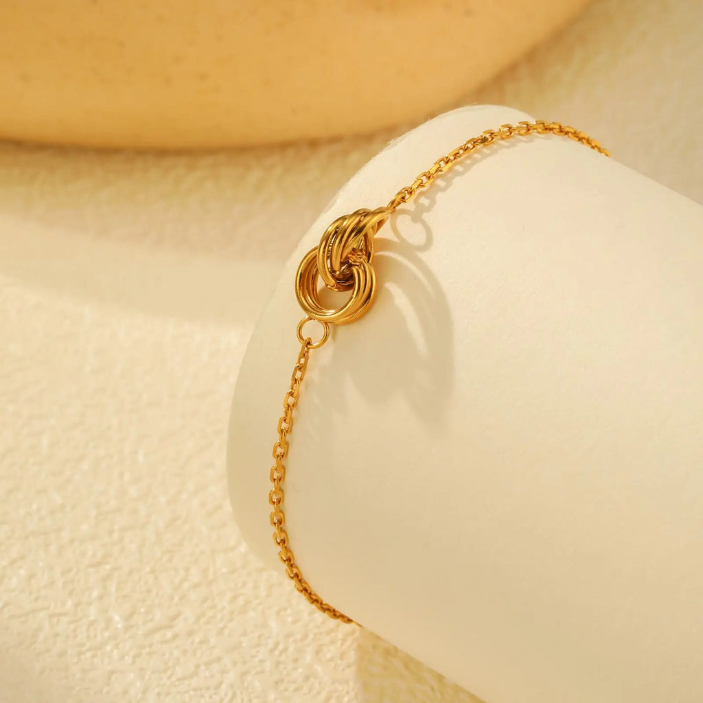 Gold-Plated Interlocking Link Chain Bracelet – Women's Stainless Steel Chain Link Bracelet SPOT