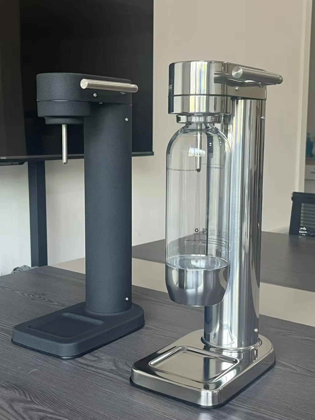 Stainless Steel Sparkling Water & Soda Maker – DIY Carbonator Soda Maker SPOT