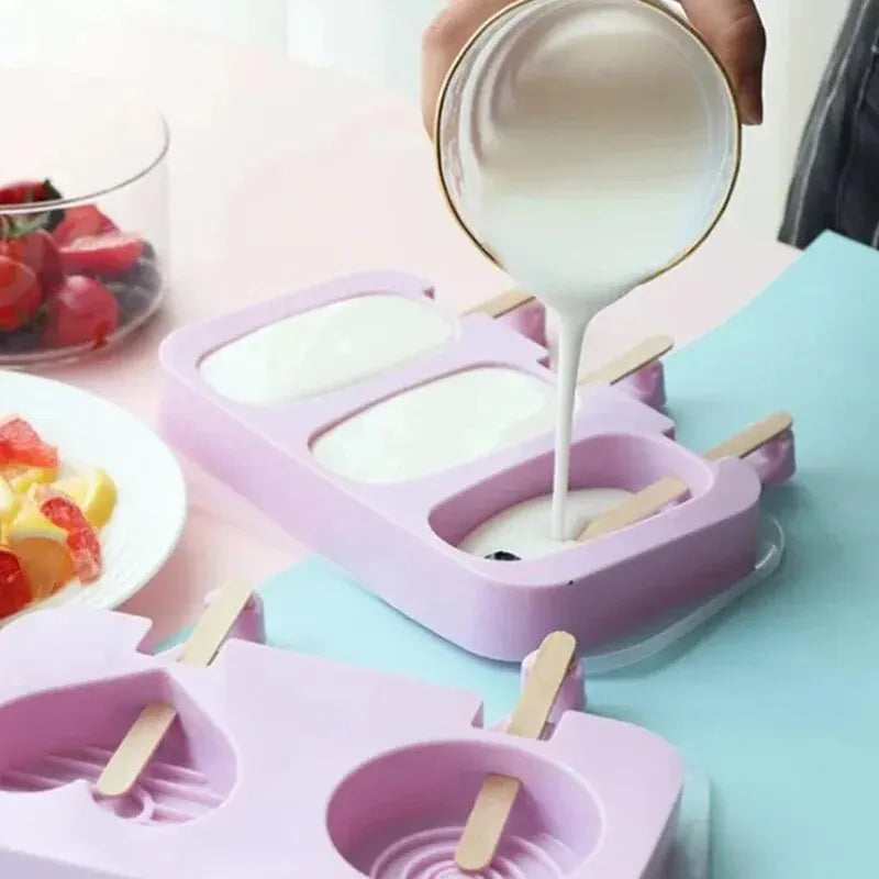 Silicone Popsicle Molds with Lid – Cute Cartoon DIY Ice Lolly Popsicle Mold SPOT