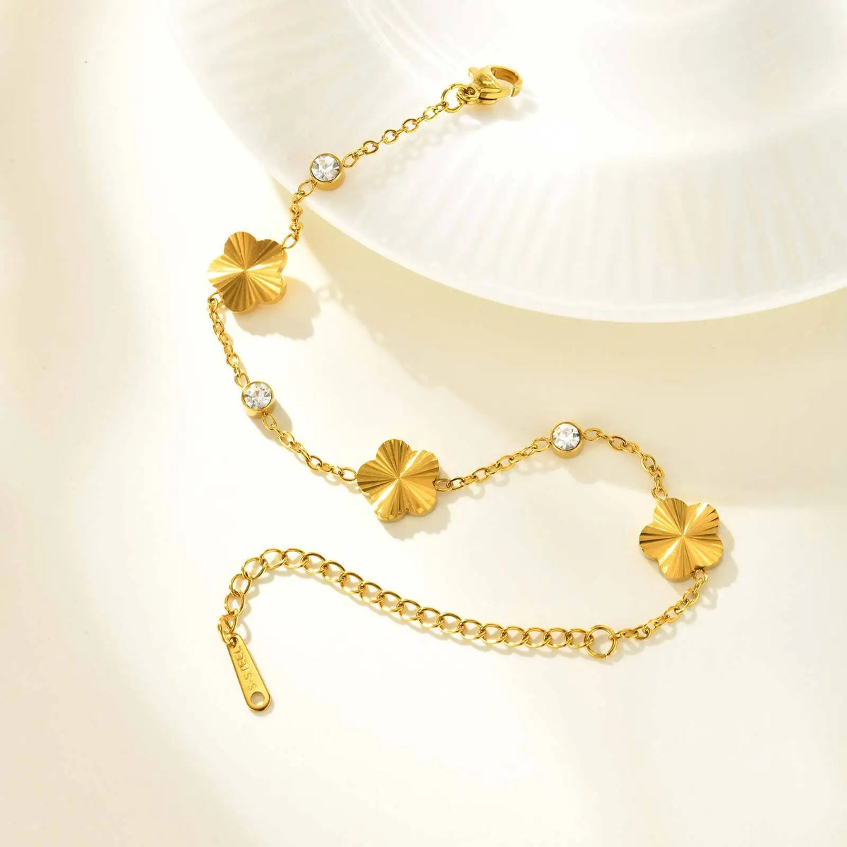 Meaeguet Gold Flower Bracelet – Cubic Zirconia & Stainless Steel Fashion Bracelet SPOT