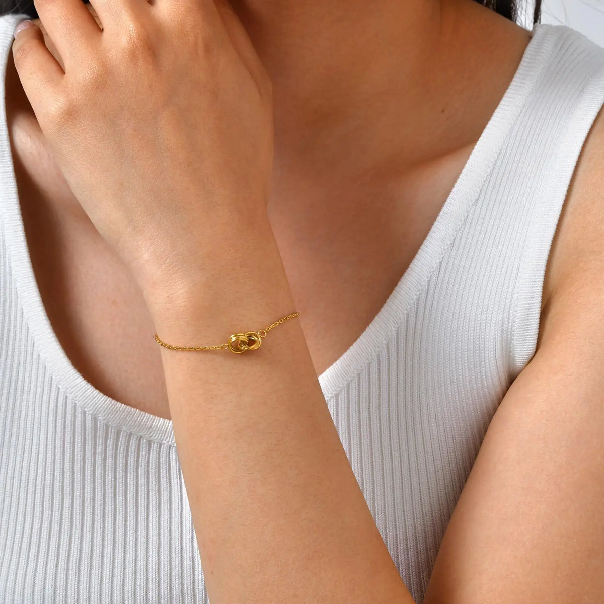 Gold-Plated Interlocking Link Chain Bracelet – Women's Stainless Steel Chain Link Bracelet SPOT