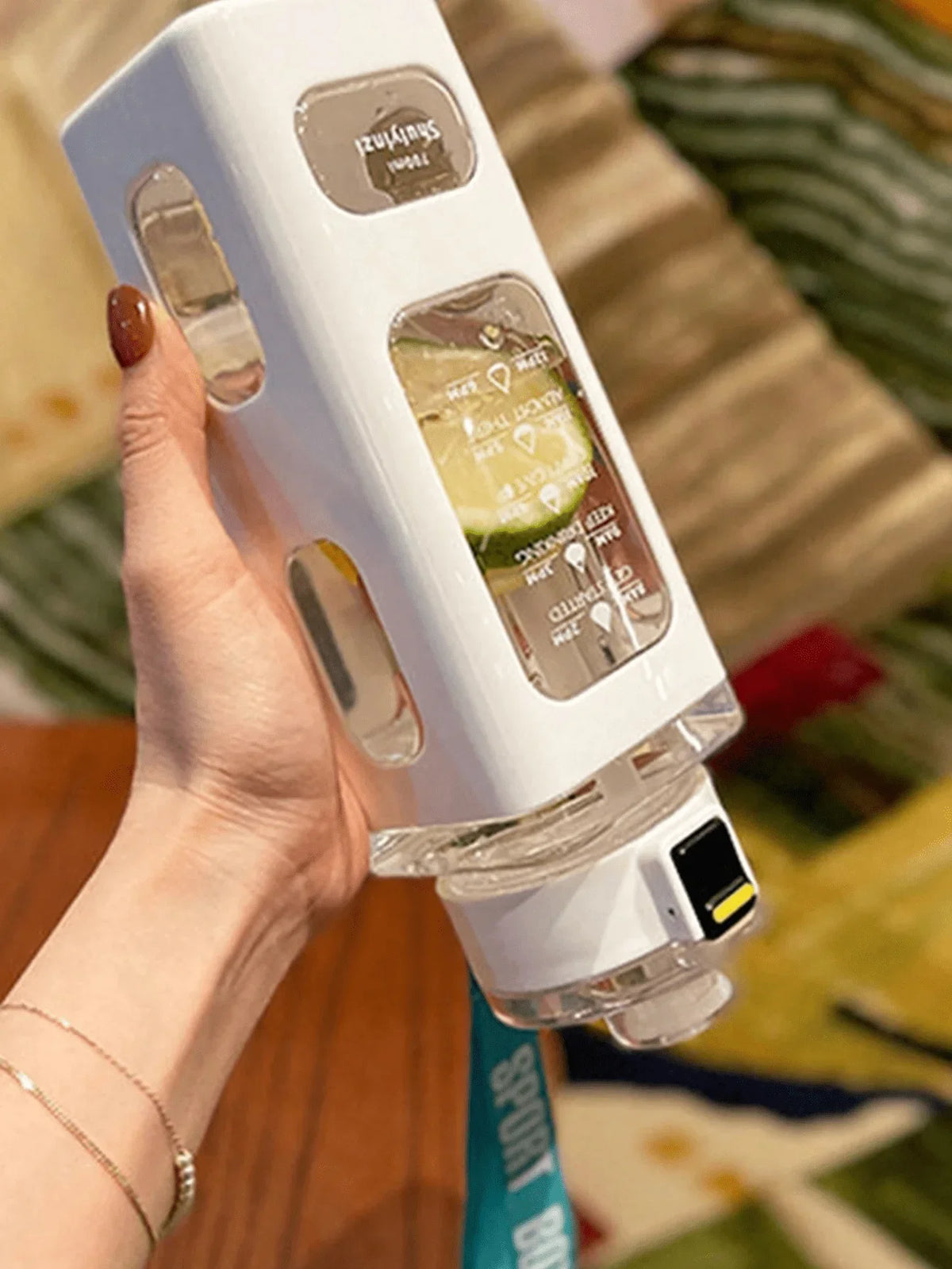 White Sports Water Bottle 700ml/900ml – Portable Sippy Cup Sports Water Bottle SPOT