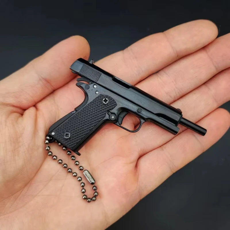 1:3 Mini Alloy M1911 Toy Gun Model Keychain – Gold Collectible Collectible Model Keychain SPOT