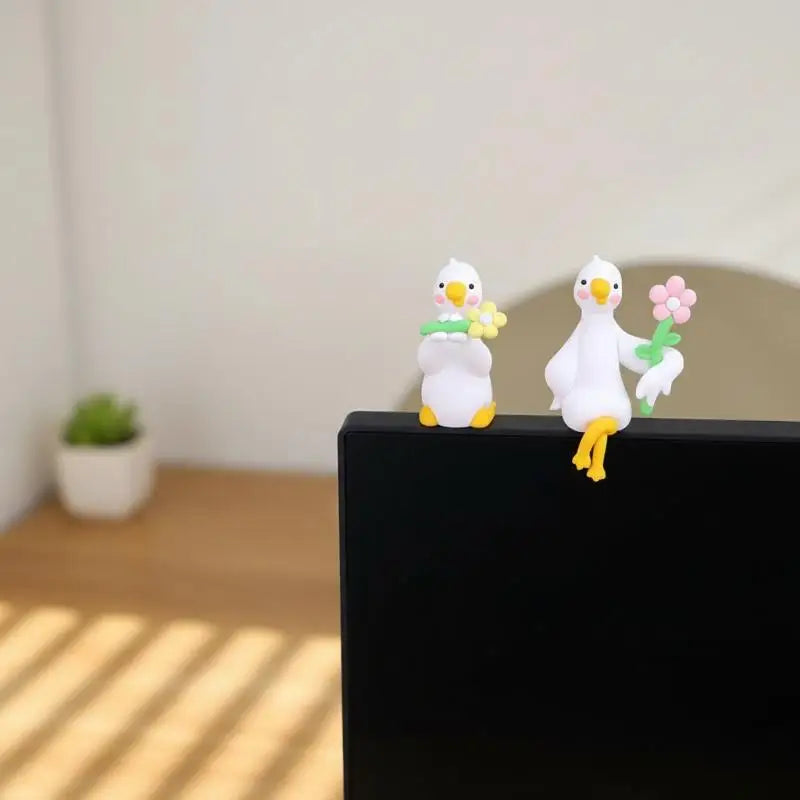 Cute Mini Goose Figurines – Desk, Monitor & Dashboard Decor Decorative Figurine SPOT