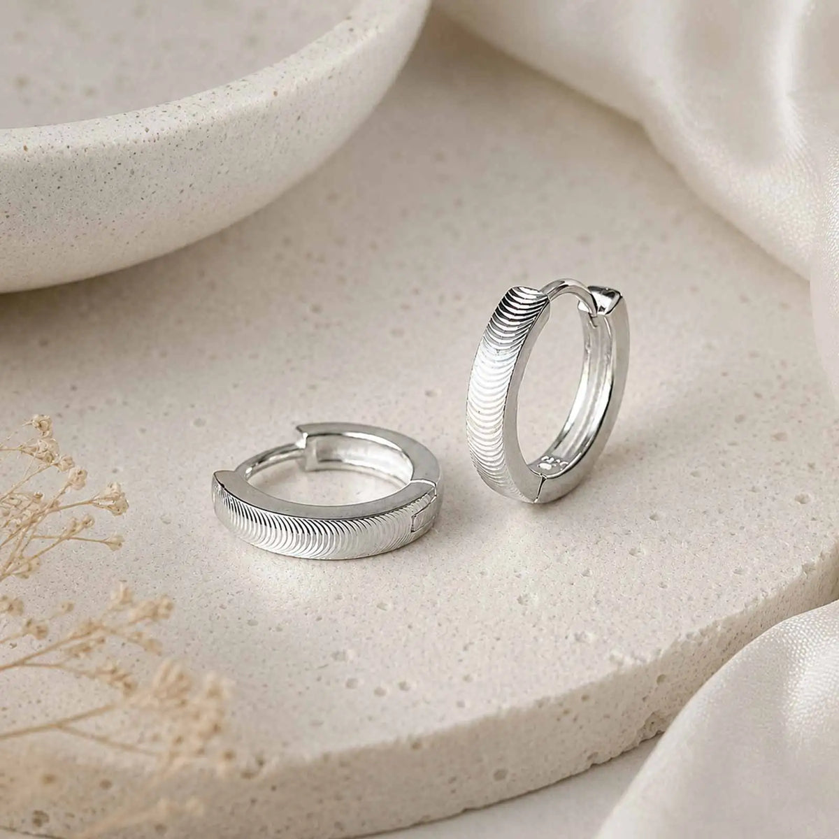 Ribbed Gold Plated Huggie Hoop Earrings – Vintage Textured Huggie Hoop Earrings SPOT EBD-564S