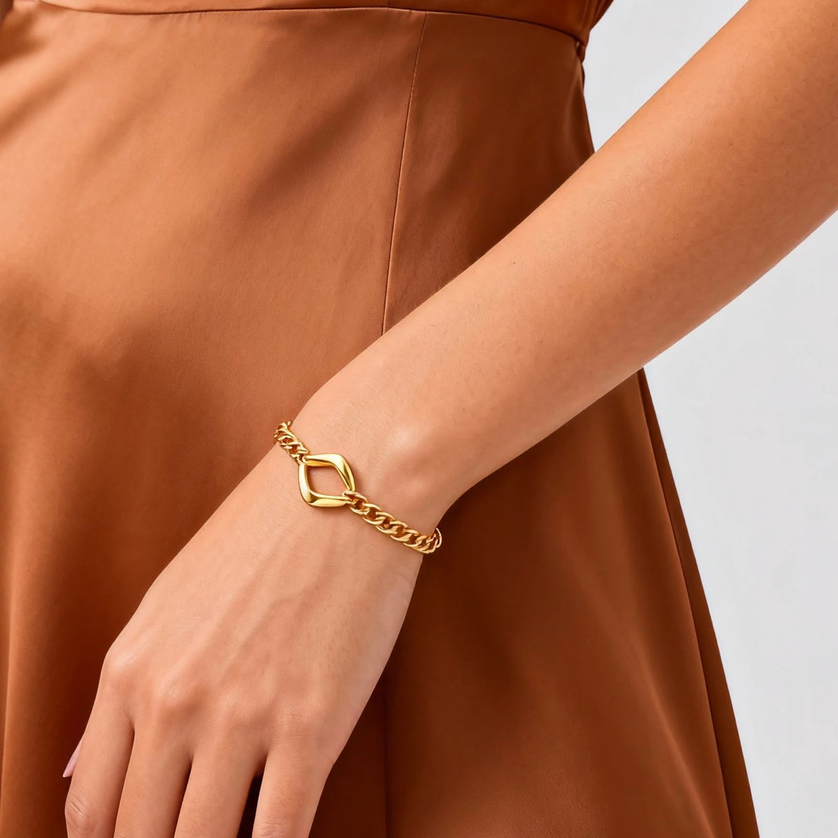 Minimalist Cuban Chain Bracelet – Gold Stainless Steel Women Chain Link Bracelet SPOT