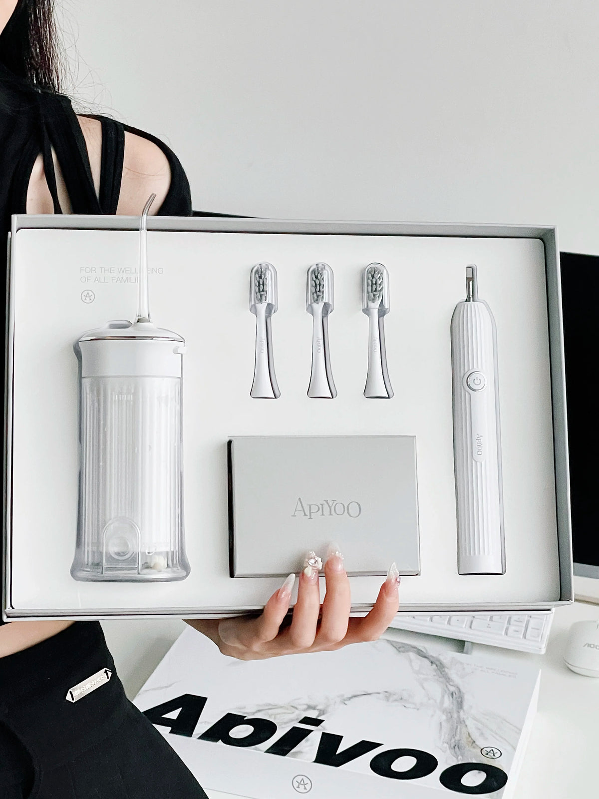 DUTRIEUX Electric Toothbrush & Water Flosser Oral Care Set Electric Oral Care Set SPOT