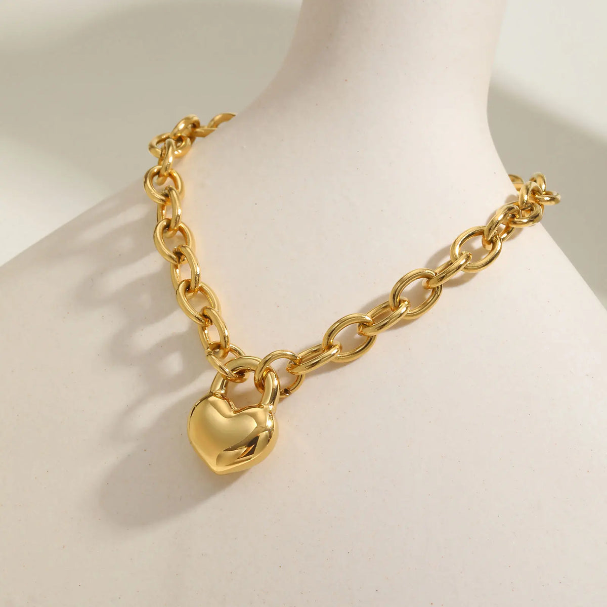 Heart Pendant Bracelet – 18K Gold Plated Stainless Steel Chain Link Bracelet SPOT
