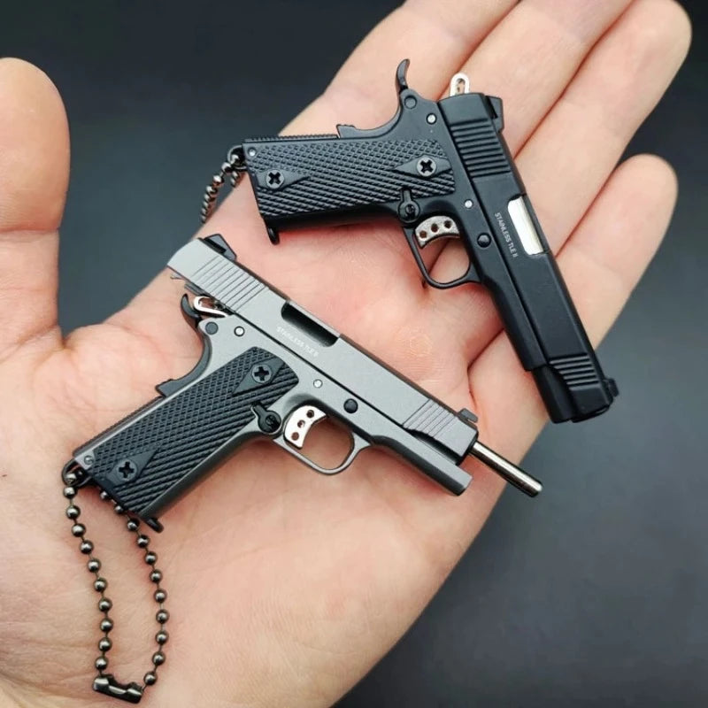 Mini Metal 1911 Pistol Model 1:3 Scale Keychain Collectible Toy Metal Collectible Model SPOT