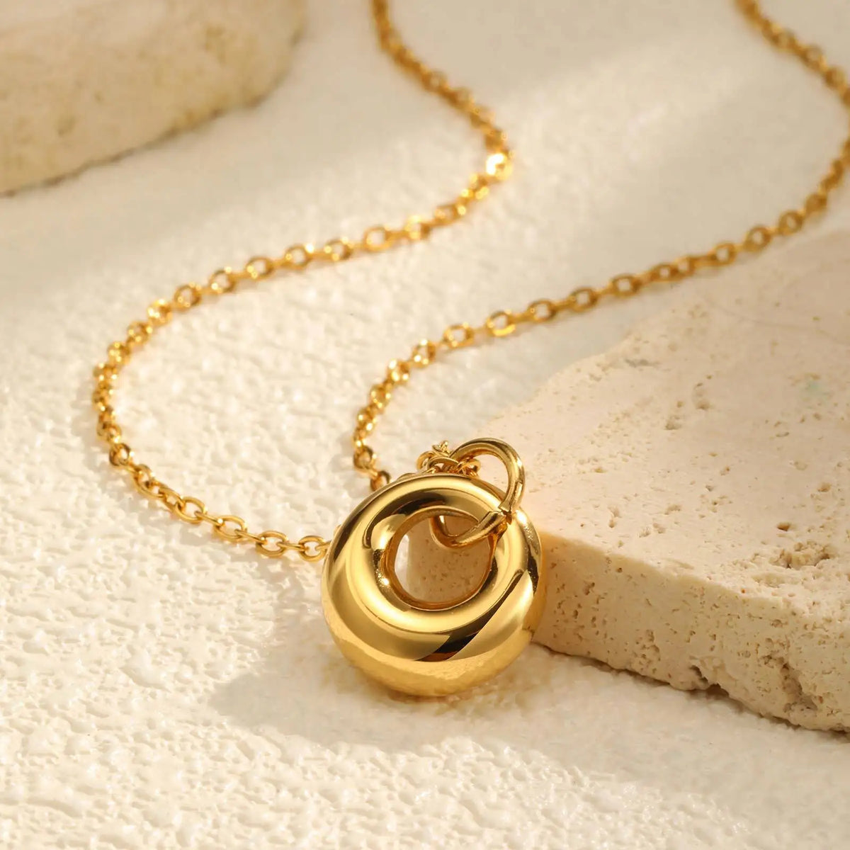 Geometric Herringbone Choker Necklace – Non-Tarnish Stainless Steel Choker Necklace SPOT